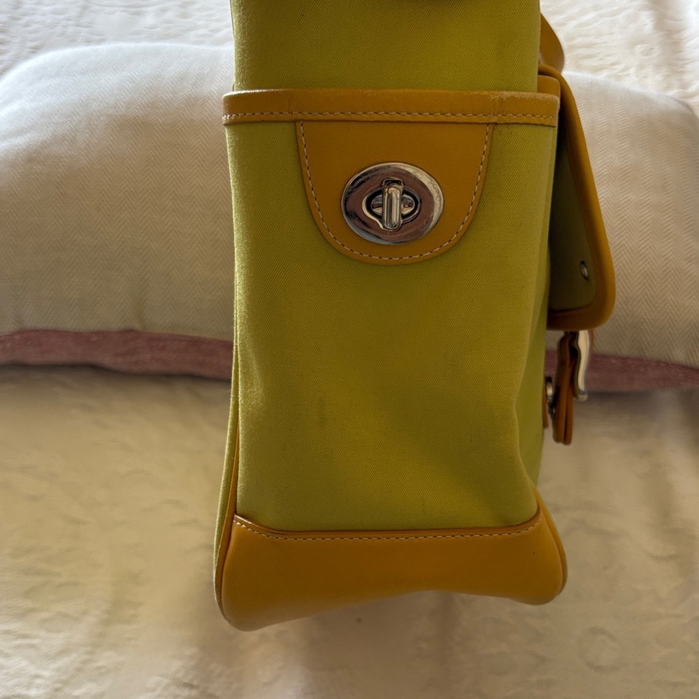 BNWOT Vintage Garden Tote by Coach Lime Green & Yellow Leather Needs Cleaning - Picture 10 of 15
